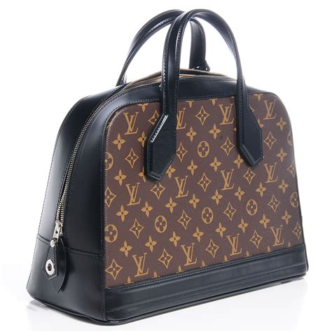 Louis Vuitton Monogram Dora MM .